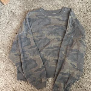 American Eagle Camo Crewneck